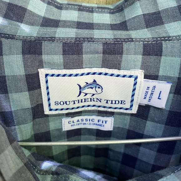 Southern Tide Classic Fit Button Down - Picture 3 of 5